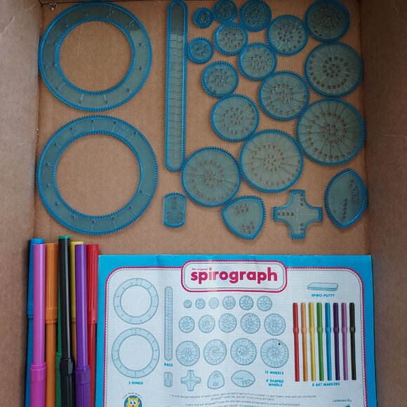 The Original Spirograph Deluxe Set - Picture 2 of 3